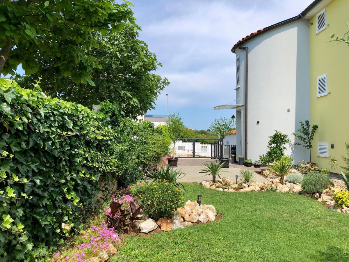 Goldfinch Estate Διαμέρισμα Banjole Εξωτερικό φωτογραφία